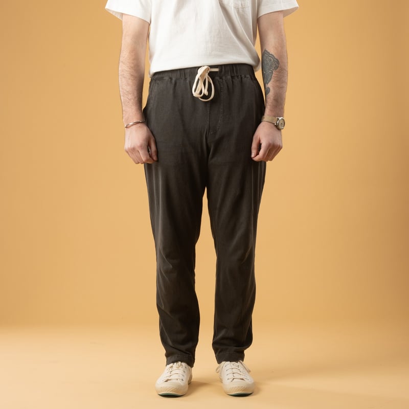 Image flâneurs jogging lége Good On Tee Pants porté P-Black de face