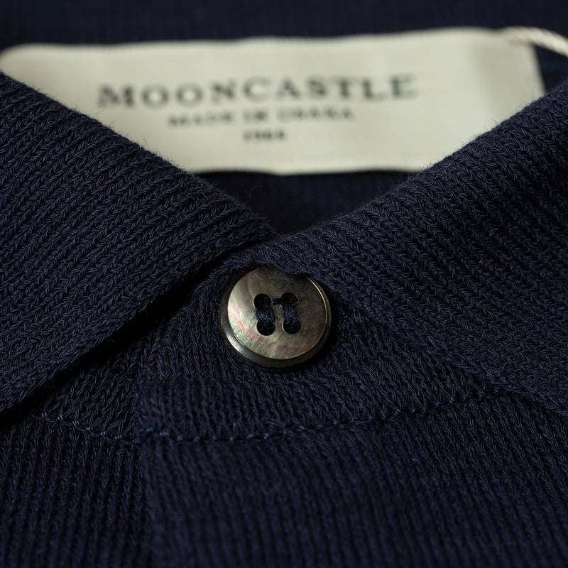 détail bouton nacre flâneurs pull Mooncastle ice cotton Poloneck Navy