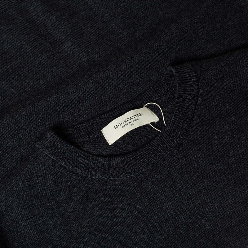 détail col flâneurs Wool Crewneck Dark Gray
