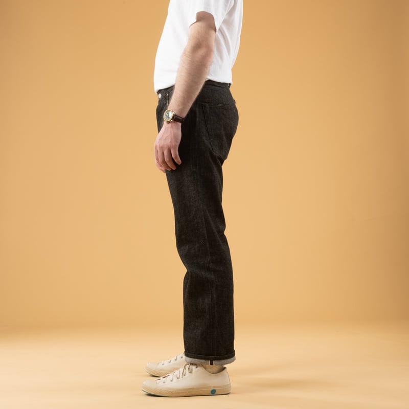 Image-flâneurs jeans-Studio-d'Artisant D1890B 13oz Black Loose Straight Selvedge Denim_de-profil