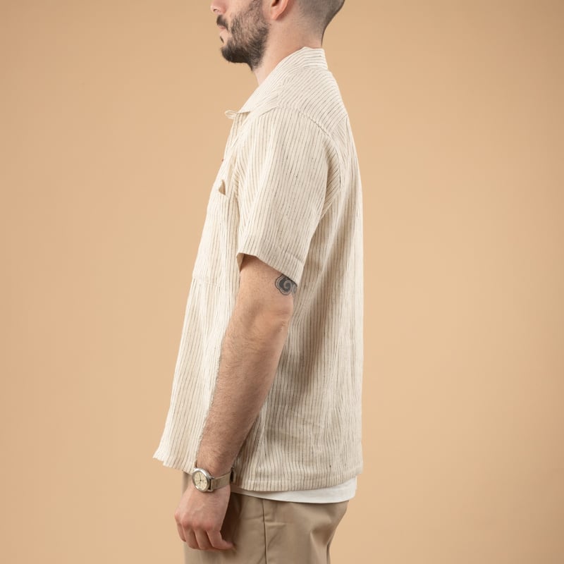 Image-Flâneurs_ Kardo x Flaneurs Shirt EMB21 Natural Stripe_de-profil