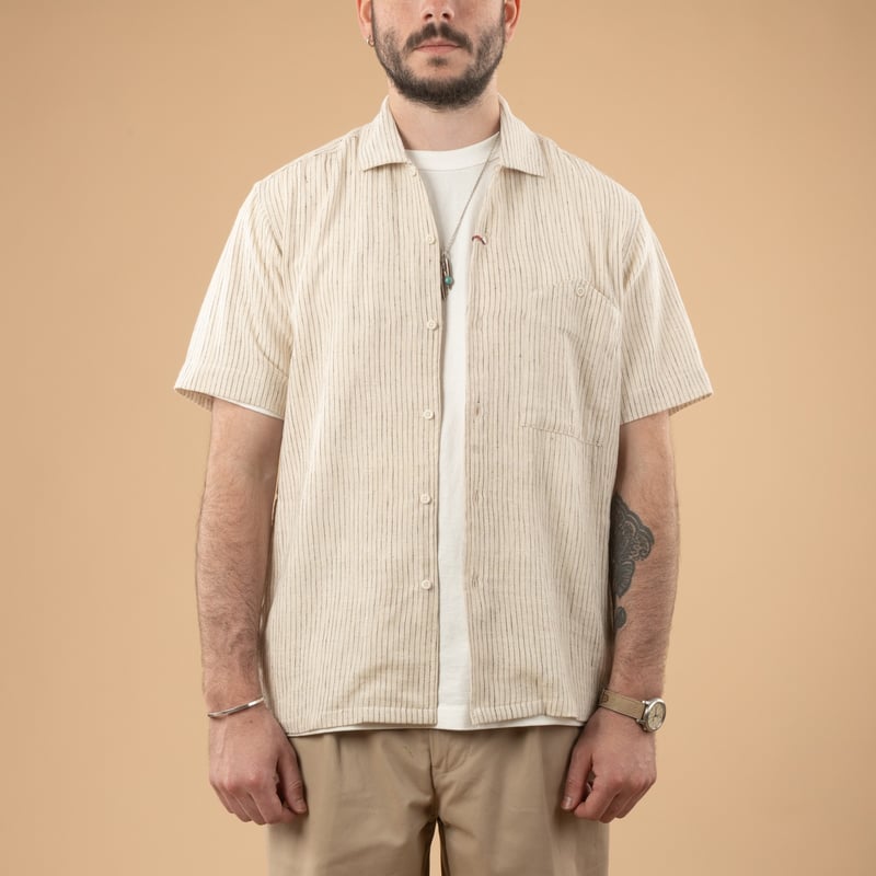 Image-Flâneurs_ Kardo x Flaneurs Shirt EMB21 Natural Stripe_de-face