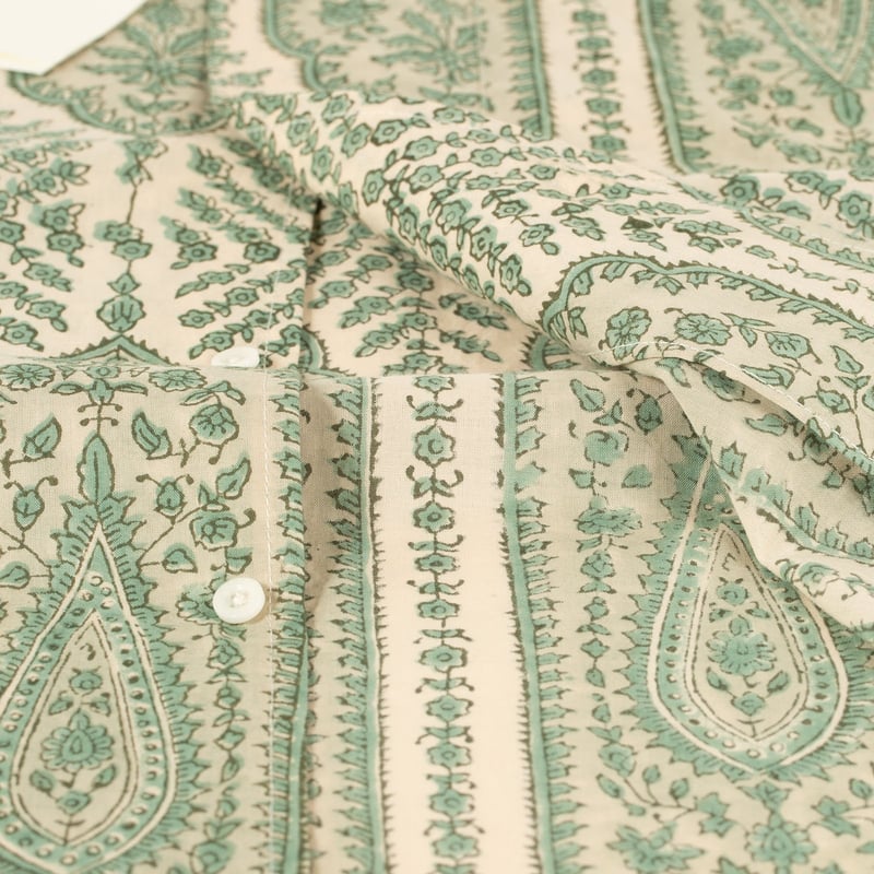 détail tissu Flâneurs_KARDO x FLÂNEURS Shirt BP109 paisley green_Vignette