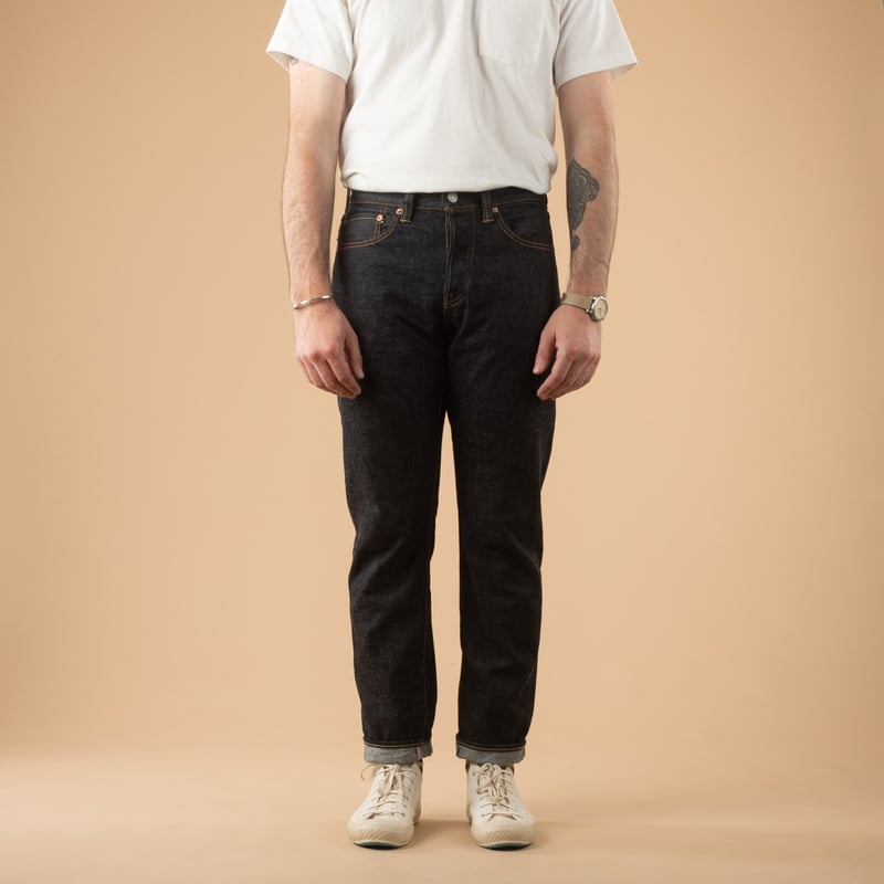 image flâneurs jean porté de face Momotaro 0605-13 Natural Tapered 13oz Zimbabwe Cotton (2)