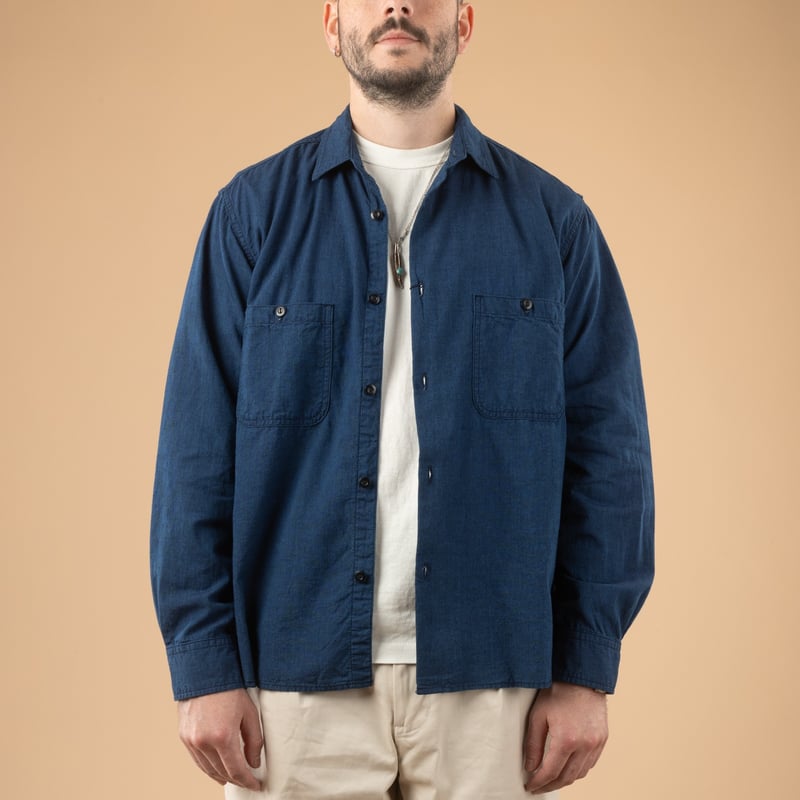 image flâneurs porté de face chemise JAPAN BLUE JEANS Chambray Work Shirts Deep Indigo (1)