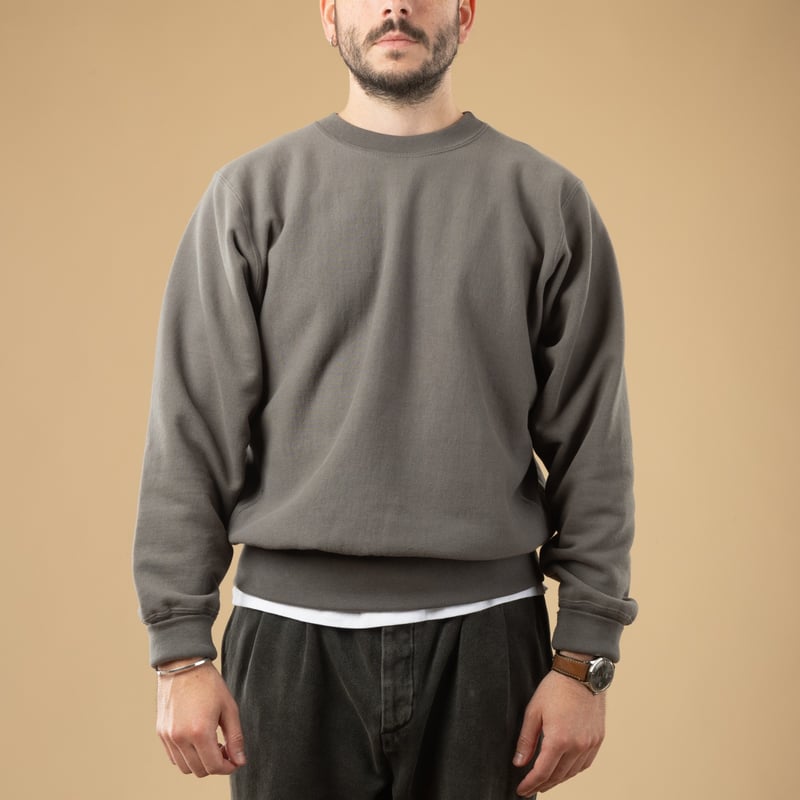 Image-Flâneurs_XX DEVELOPMENT / "SURE MFG" The Californians 60's Sweatshirt Charcoal_de-face