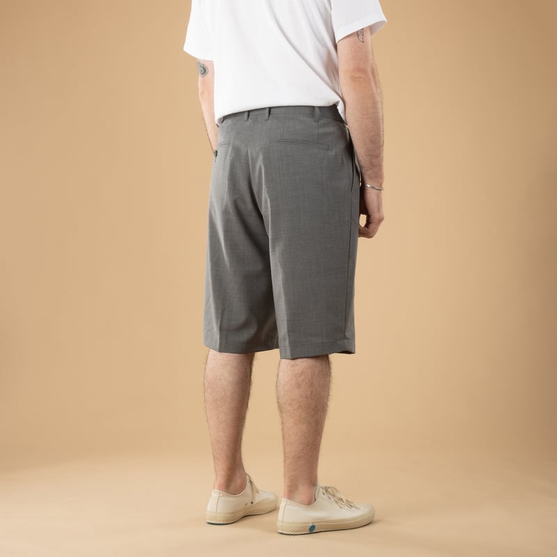 Image-Flâneurs_BEAMS PLUS / 2 Pleats Shorts Wool Tropical Grey_de-dos