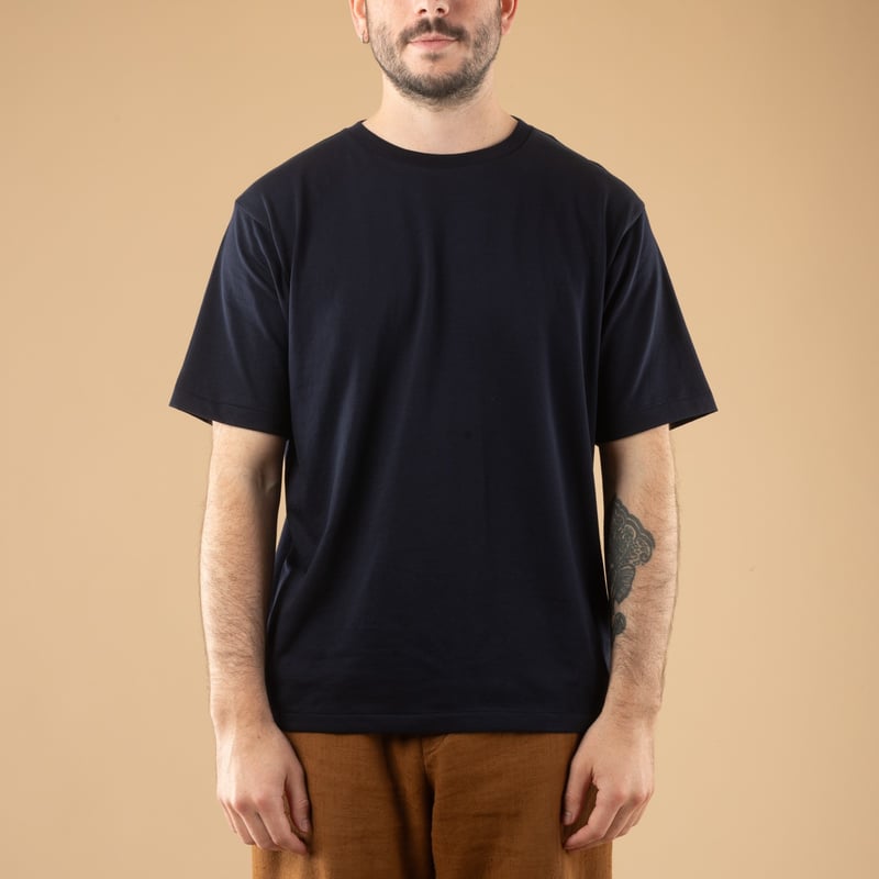 Image-Flâneurs_	BATONER / Royal Organic Cotton T-Shirt Navy_de-face