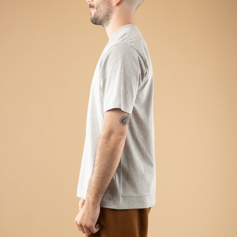 Image-Flâneurs_	BATONER / Royal Organic Cotton T-Shirt Heather Gray_de-profil