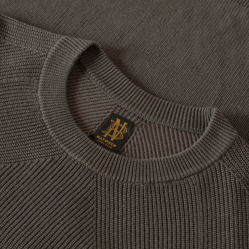 images détails col  flâneurs  BATONER  The Sea Island Cotton Signature Crewneck Dark Gray (2)