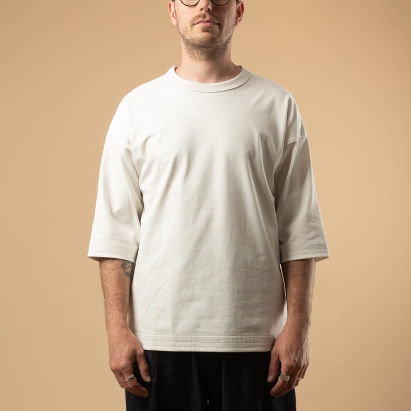 Image-Flâneurs_Grace HS T-Shirt Rosin White_de-face