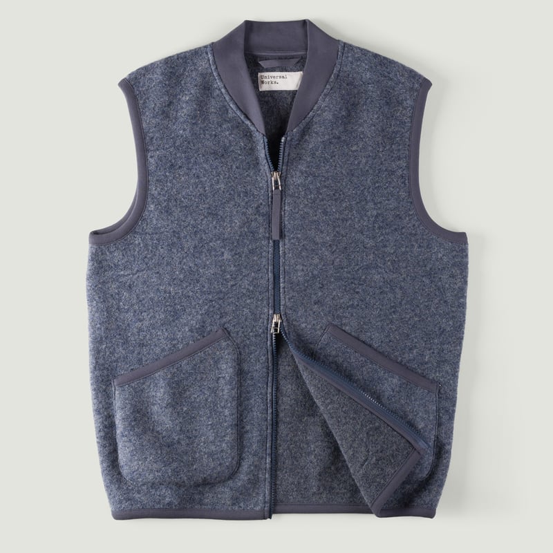 Image-Flâneurs_Universal Works_Wool Fleece Zip Waistcoat Slate-Blue_Vignette