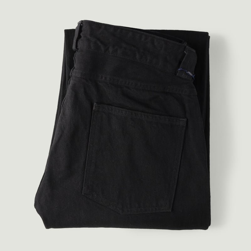 Image-Flâneurs_JAPAN BLUE JEANS / 13oz Denim Tuck Pants Fade Wash Black_Vignette