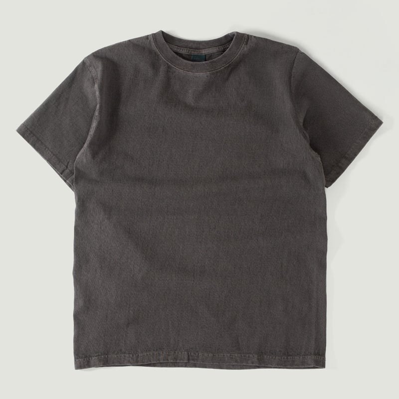 GOOD-ON-flâneurs-Short-Sleeve-Crew-T-shirt-P-Liquorice-vignette-badge-