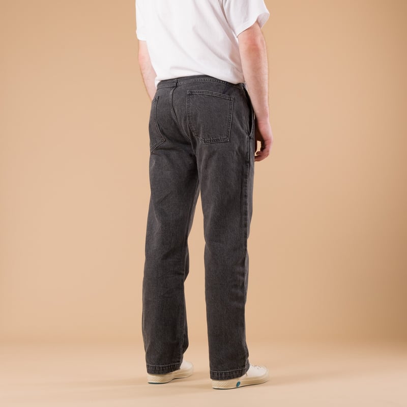 Image-Flâneurs_JAPAN BLUE JEANS / 13oz Denim Tuck Pants Fade Wash Dark Grey_de-dos