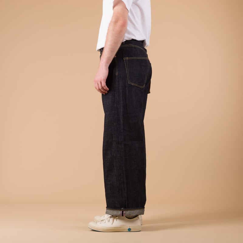 Image-Flâneurs_	ONI DENIM / 222-Kiraku-BB 12oz Super Wide Straight One Wash Denim_de-profil