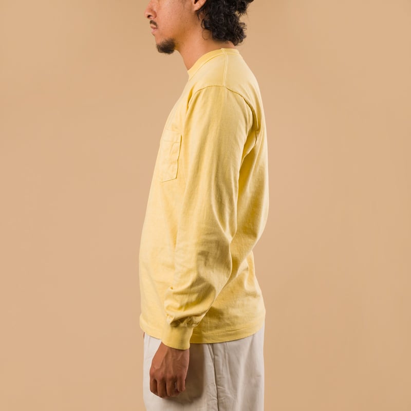 XX DEVELOPMENT  SURE MFG tee manches longues Mello Yello porté de côté