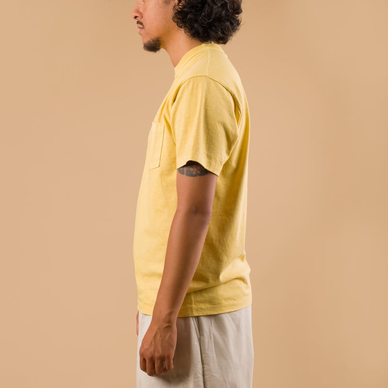 XX DEVELOPMENT  SURE MFG tee manches courtes Mello Yello porté de profil