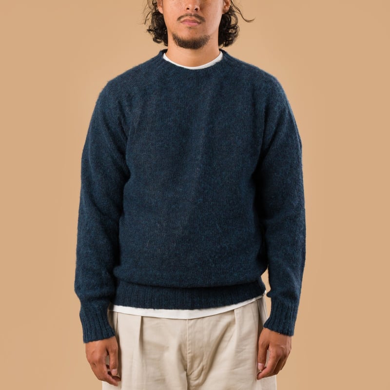HARLEY OF SCOTLAND X FLANEURS / Shaggy Crew Neck Petrel