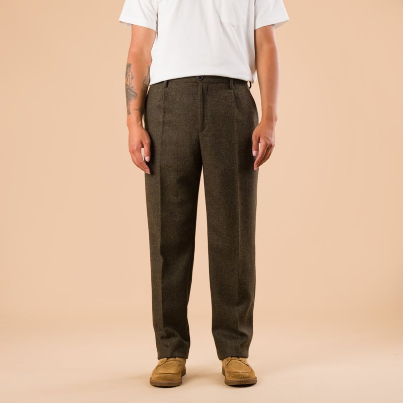 images flaneurs pantalon PORTUGUESE FLANNEL Single Pleat Trousers Forest Green de face