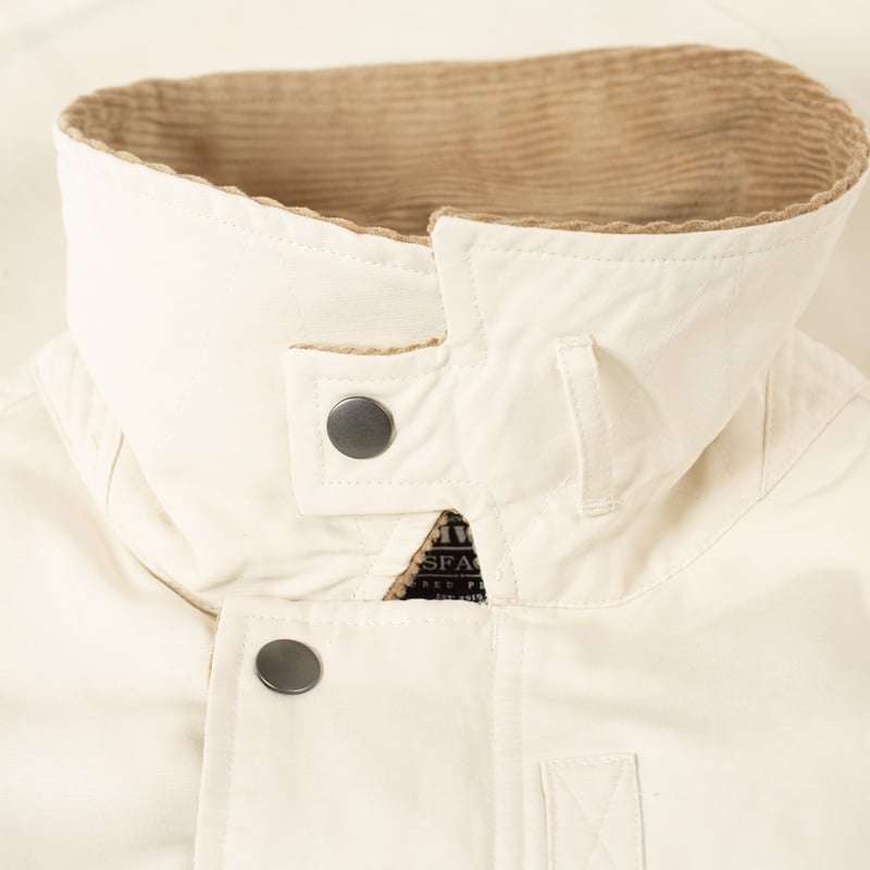 détail col fermé veste Frizmworks Heritage Hunting Jacket Cream (3)