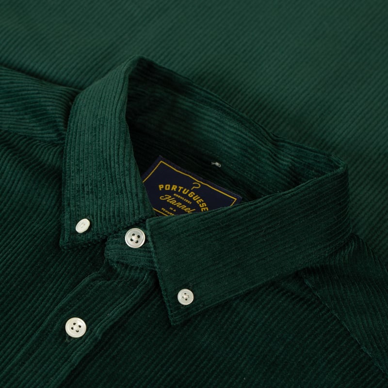 PORTUGUESE-FLANNEL-flâneurs-chemise-velours-Lobo-Green-col