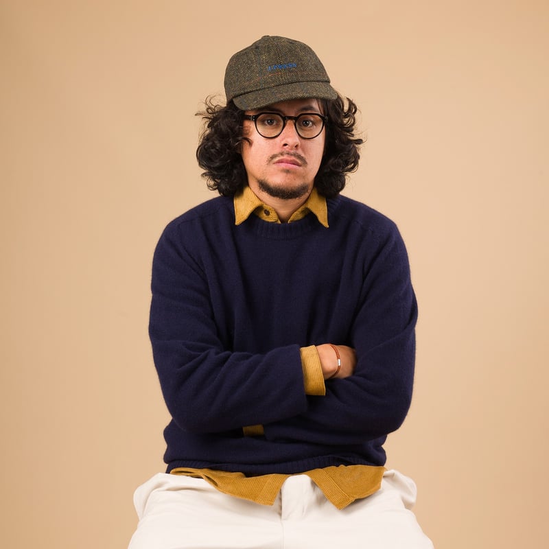vignette Nitto X Flaneurs pull Bedros geelongora navy silhouette 3
