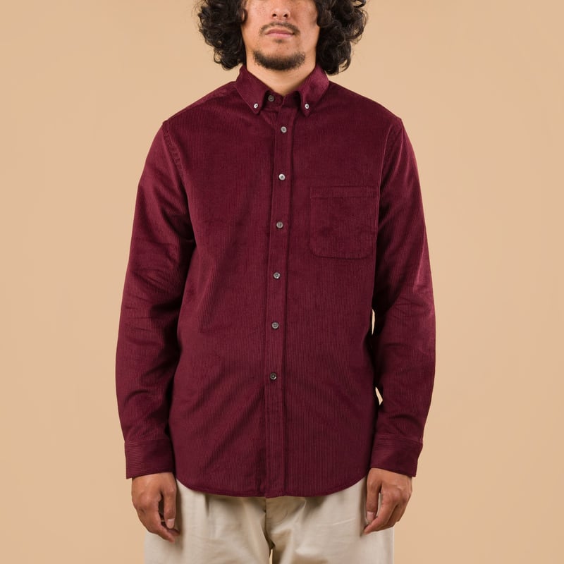 PORTUGUESE-FLANNEL-flâneurs-chemise-velours-Lobo-bordeaux de face