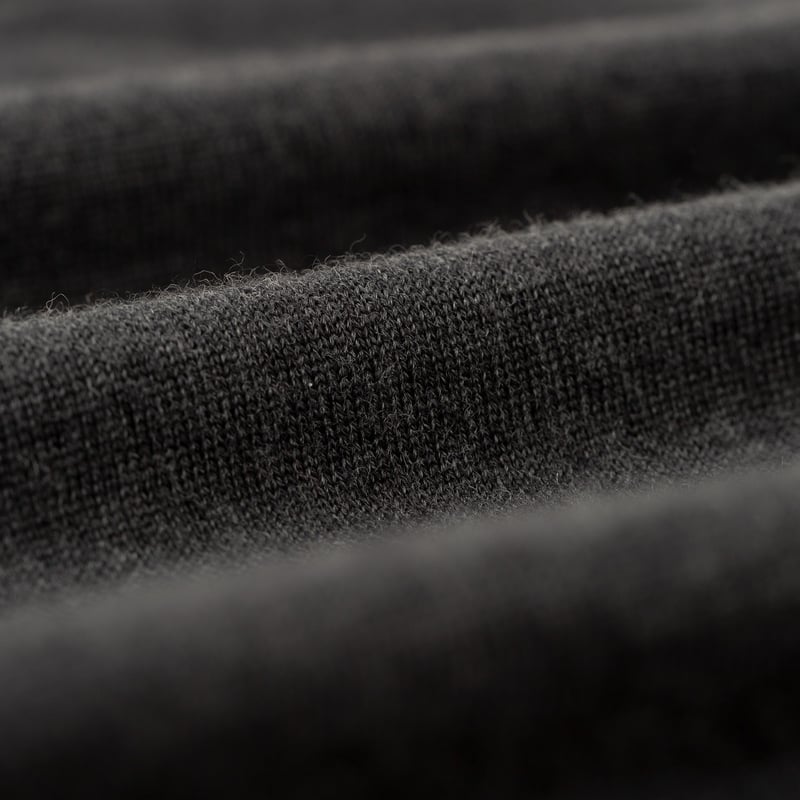 closeup flâneursMOONCASTLE 12G Wool Crew Neck gray