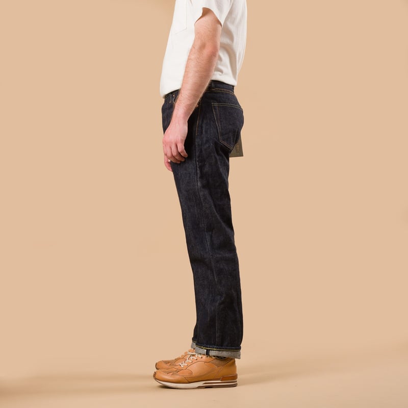 Image-Flâneurs_SAMURAI JEANS / 19oz Kiwami Regular Straight Selvedge Denim_de-profil