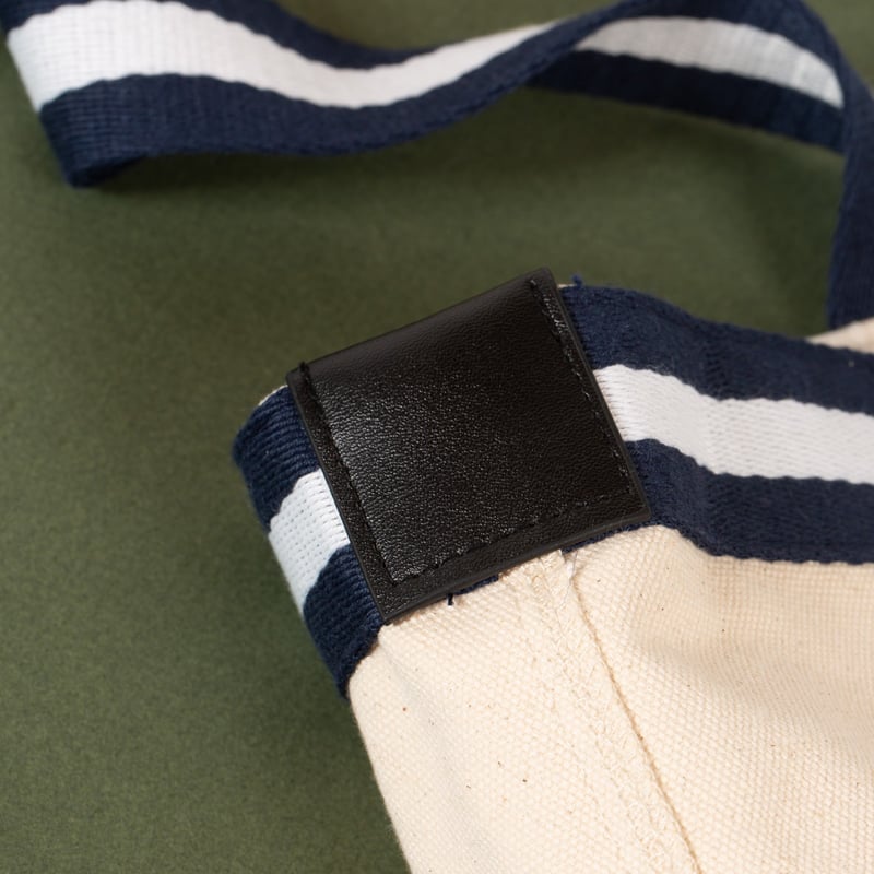 Image-Flâneurs_J. PRESS / Cotton Canvas Aaron Chang Tote White_Détail-3