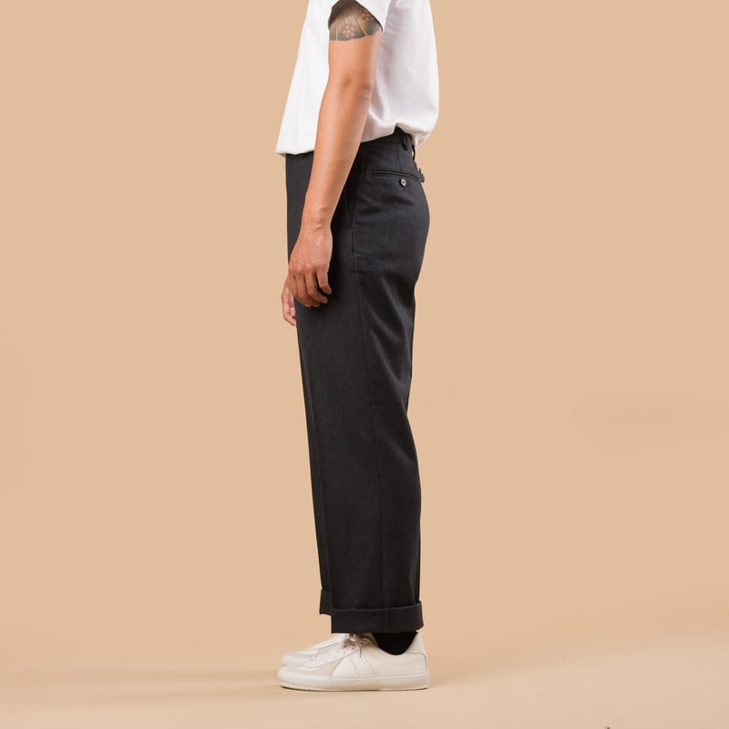 Image-Flâneurs_J. PRESS / Piped Stem Peppin Merino Saxony Charcoal_de-profil