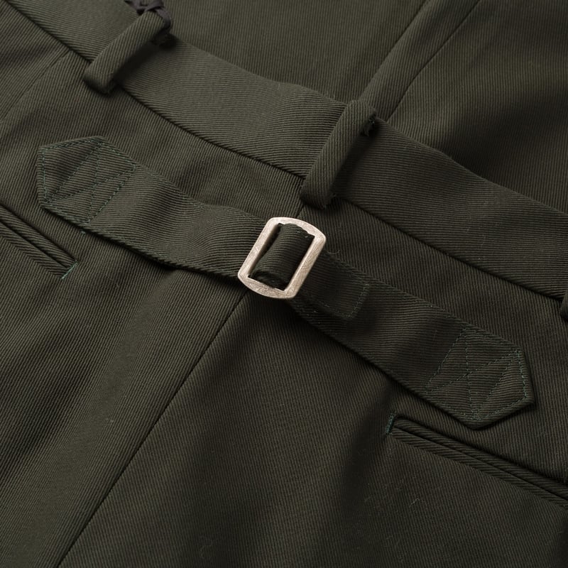 Image-Flâneurs_J. PRESS / New Piped Stem Big Back Belt Drill Green_detail-4