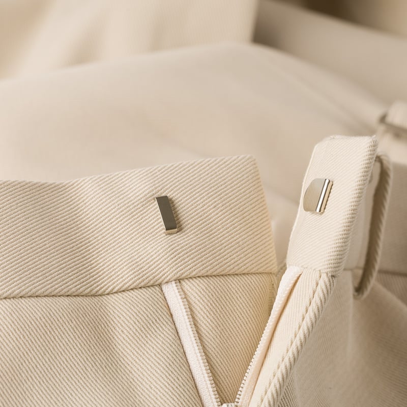 Image-Flâneurs_J. PRESS / New Piped Stem Big Back Belt Drill Beige_detail-4