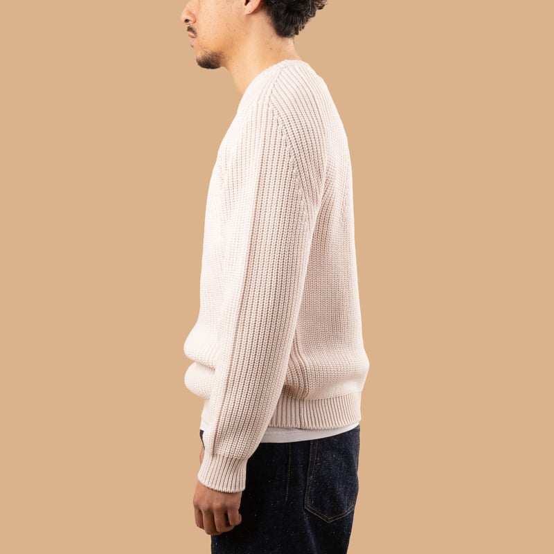 flâneurs-pull col rond-BATONER-Signature-Crew-Neck-Ivory de côté