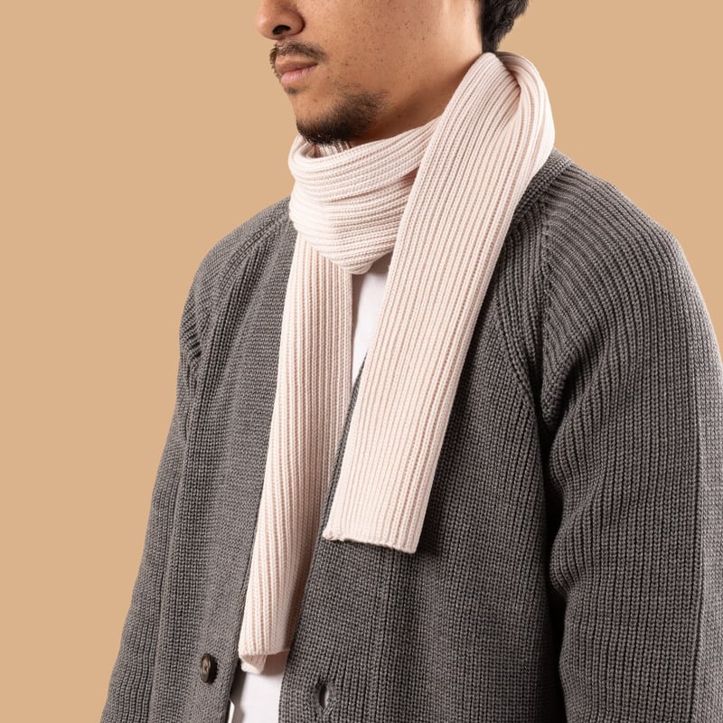 flaneurs écharpe laine épaisse BATONER Solid Wool Rib Muffler Ivory portée