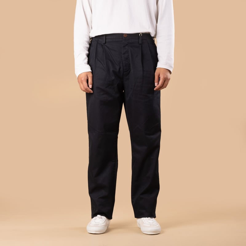 Image-Flâneurs SEUVAS / Chino 2Tuck Trousers Navy_de-face