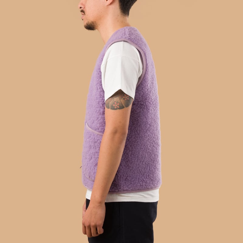 image flâneurs-COLDBREAKER-veste-en-laine-sans-manche-Pepitko-Vest-lilly de profil