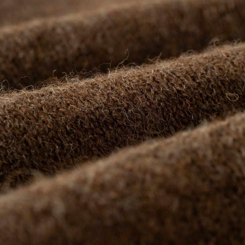 image flâneurs HARLEY OF SCOTLAND 1 Ply Voe True Shetland Crew Neck Moorit closeup