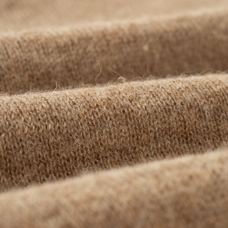 image flâneurs HARLEY OF SCOTLAND 1 Ply Voe True Shetland Crew Neck Fawn laine