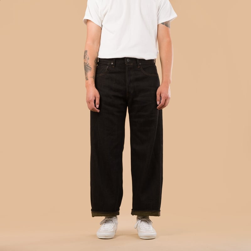 image flâneurs jeans black ONI DENIM 222-BKOL porté de face