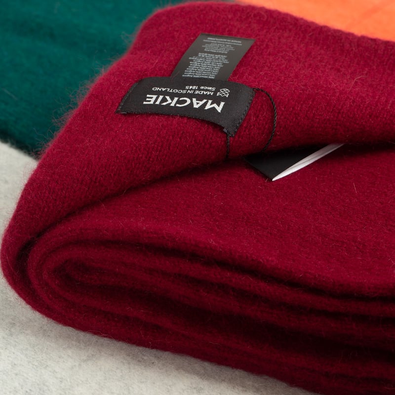 détail flaneurs écharpe geelongora laine angora douce Mackie couleur Bordeaux