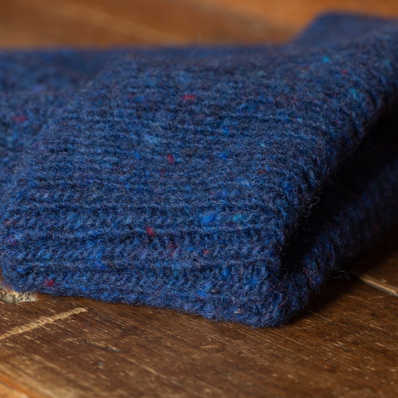 détail flâneurs bonnet laine court MACKIE donegal Roe