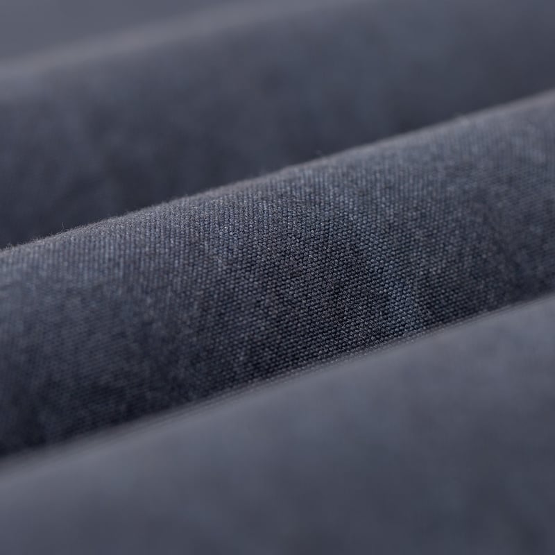 detail fabric flaneurs BEAMS PLUS x FLANEURS collaboration pantalon chino 2 Pleats Trousers Canvas Washer navy 1