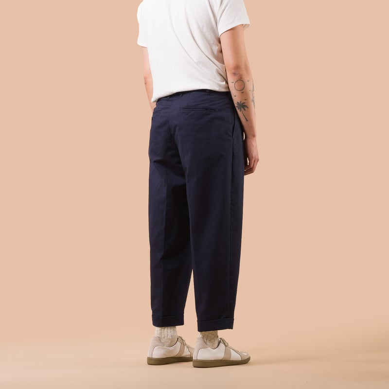 image flâneurs porté de dos Beams 2 Pleats Twill Trousers navy
