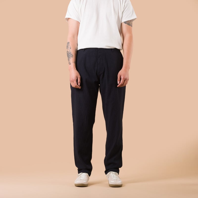 Image flâneurs Universal Works Military Chino Ospina Cotton Dark Navy front