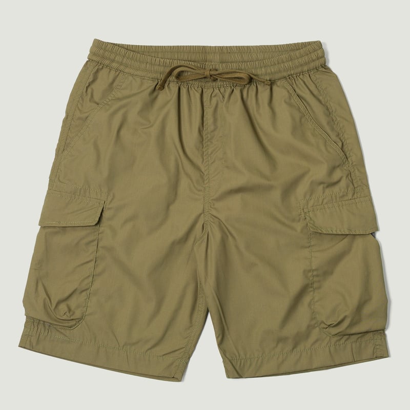 Image-Flâneurs_UNIVERSAL WORKS / Recycled Polytech Parachute Short Olive_Vignette