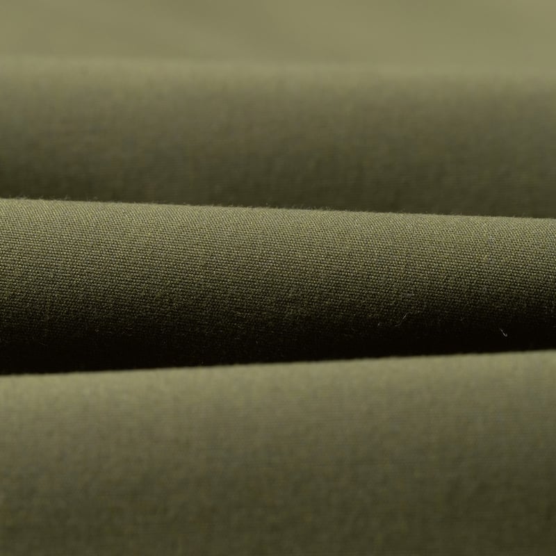 UNIVERSAL WORKS / Recycled Polytech Parachute Short Olive détail