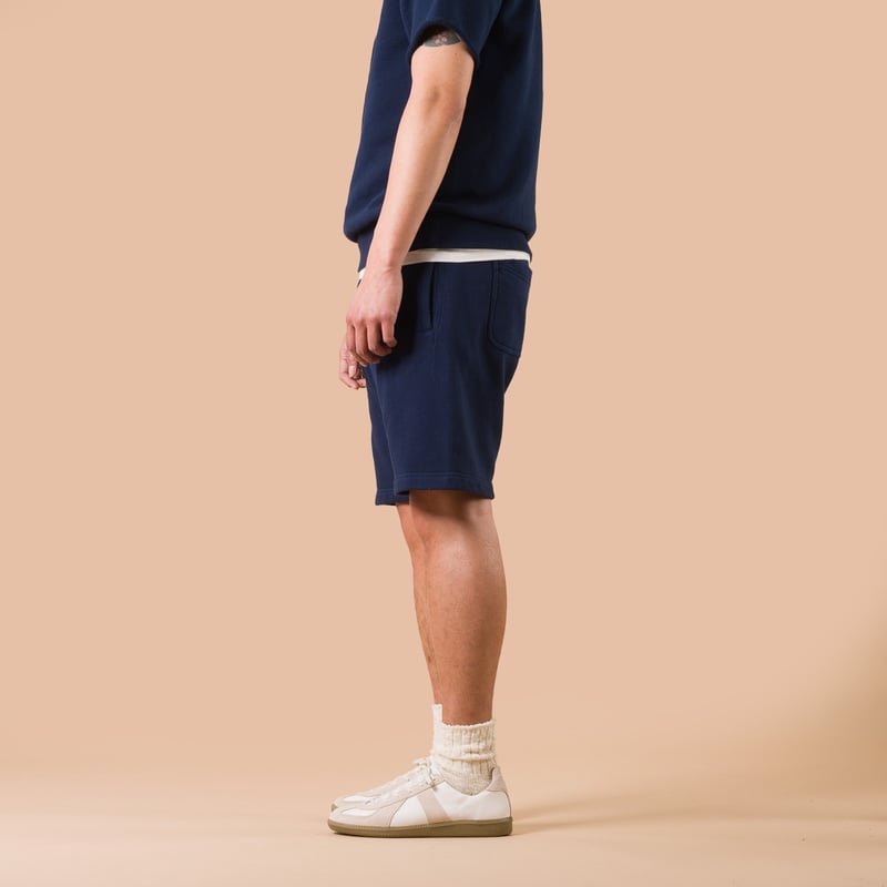 Image-Flâneurs_BEAMS PLUS / Sweat Short Navy_de profil