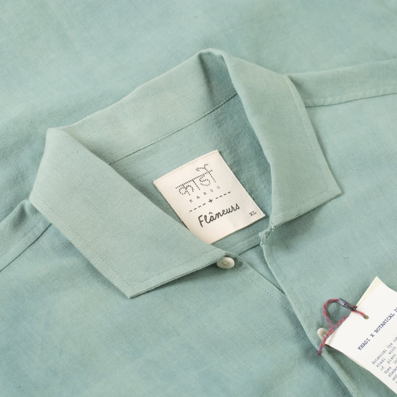 détail col KARDO x FLANEURS  LS Shirt Handwoven Denim Light Indigo (5)